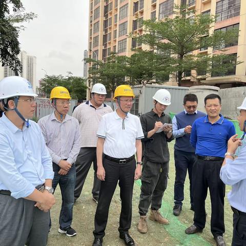 市住建局现场协调推进为民办实事断头路项目建设工作