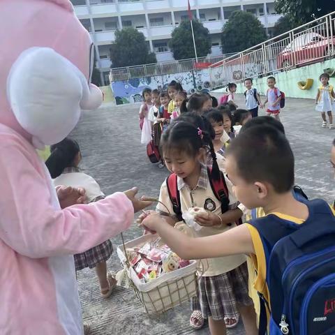 六月✨，让你们变甜变可爱🎈大新县榄圩乡中心幼儿园大一班六月精彩瞬间