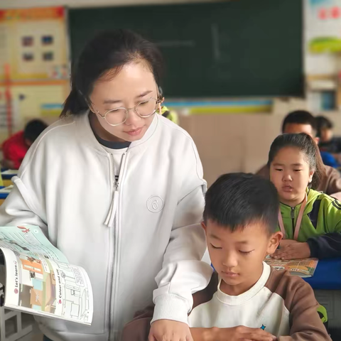 愿做照亮学生世界的那盏灯 ——双胜小学2024年校园“最美教师”系列展 ‍ ‍