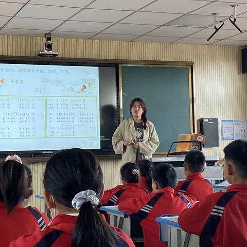 心随音动，乐在其中--土默特左旗第四小学音乐公开课