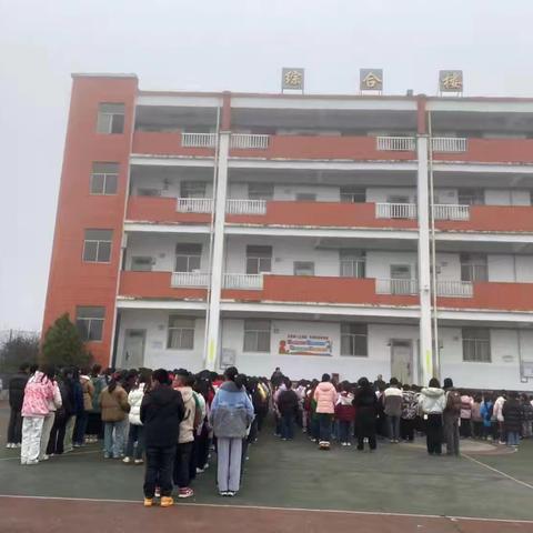 【爱心落地】随手公益行，情暖黑克小学