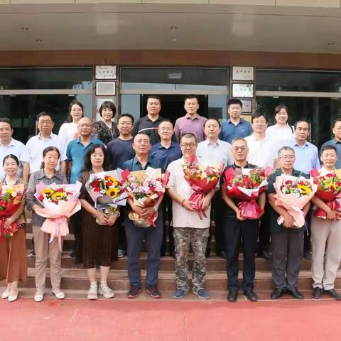 岁月染芳华 桃李育芬芳—吴忠中学举行2022--2023年退休教师荣休仪式