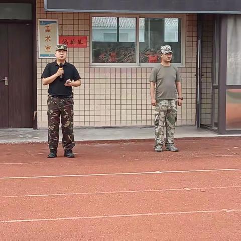 新生衔接教育·Day2 ——重复的步伐里，藏着悄悄挺拔的自己