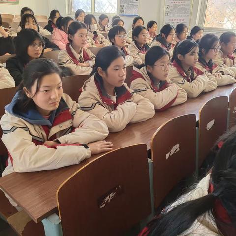 阳光心灵    快乐成长      ----塔山中学开展女童保护专题讲座