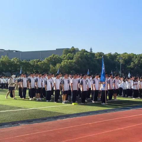 步履铿锵，见证蜕变––麓山国际实验学校高中部G2501军训第三天