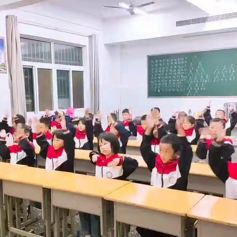 育人学校“共祝祖国好，奋进新时代”手势舞比赛