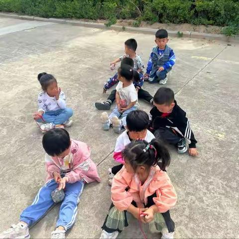 南北幼儿园小二班游戏案例《趣味沙包》