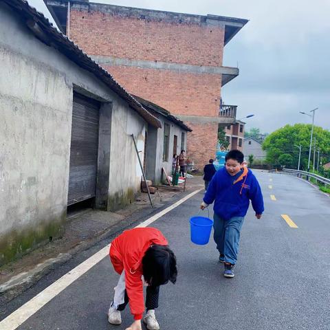 我劳动，我快乐—霞峰镇赤塘小学关爱留守儿童活动