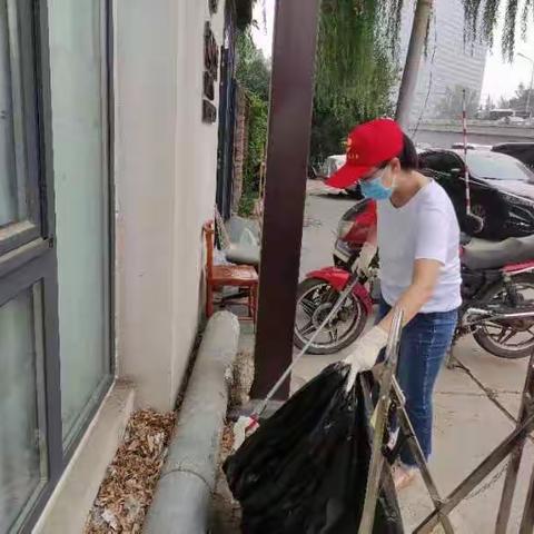 延静寺社区迎国庆 建优美环境