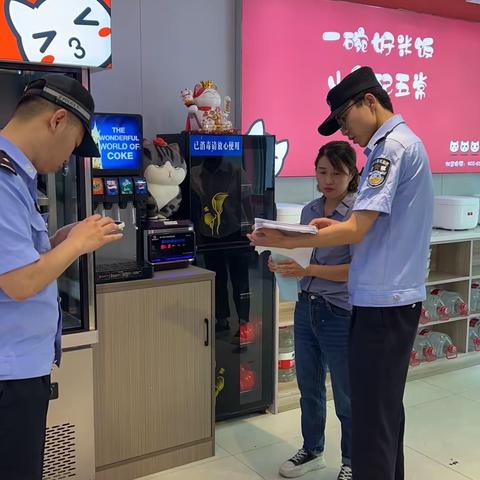 鹿祥社区联合民警开展门店“消防安全宣传”