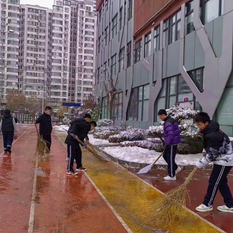 辞旧迎新大扫除 干干净净迎新年 ——邯郸市人和中学积极开展元旦春节“两节”爱国卫生专项活动