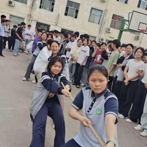 “绳”采飞扬 不可阻“篮”——陵头一中拔河篮球运动会