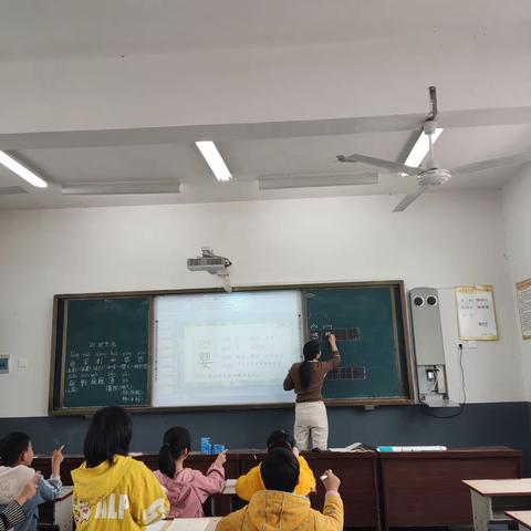 子路镇朱湾小学“特色家长会”