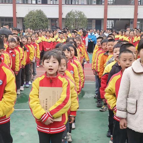 “”学习雷锋，我们在行动”——宝藏学校二年级一班开展学雷锋活动美篇