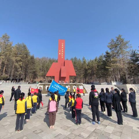 板石街道中心小学党建引领——“缅怀革命先烈 争当新时代好少年”