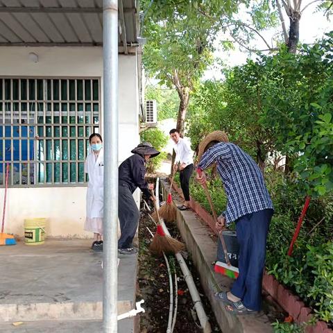 陀烈村开展“两热”防控及翻盆倒罐工作