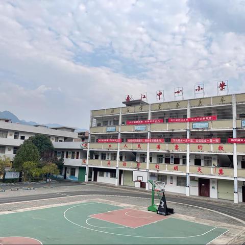 讲红色故事，传红色基因——记南江中心小学奋进新时代传播好声音“红色故事我来讲”演讲活动