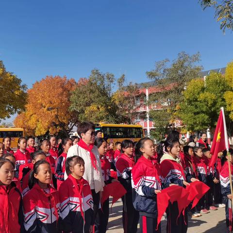 平罗县宝丰中心学校“争做新时代好队员”主题队日暨入队仪式