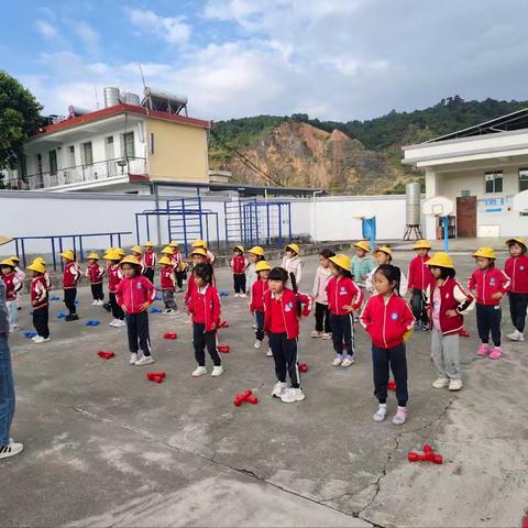 爱上幼儿园，快乐“美”一天