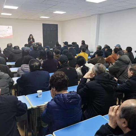 大明宫街道西铁社区党委2025年度党纪学习教育专题组织生活会和民主评议党员会议顺利召开