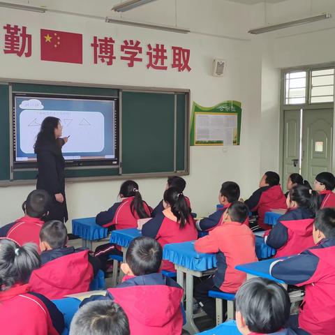 【“三抓三促”在行动】  同课展风采，异构促提升___环县天池乡中心小学同课异构教研活动