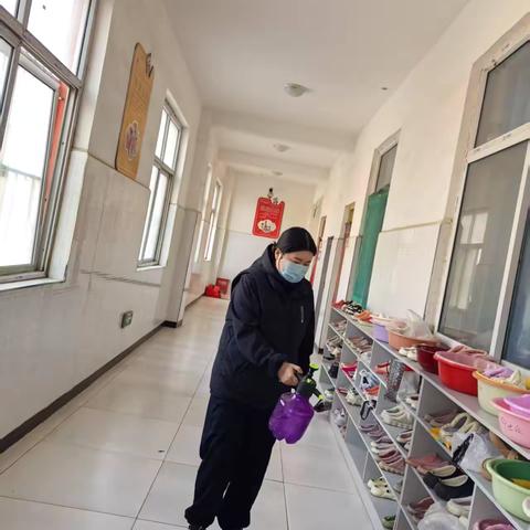 🌼筑牢健康防线——张二庄镇学校开展春季消毒消杀工作