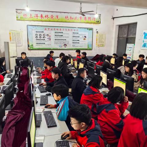 张二庄镇中学 | 信息技术晚自习，点亮学生未来