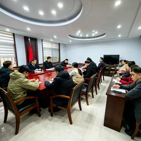 五一路街道召开班子扩大会