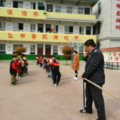 我运动、我健康、我快乐         ——泌阳县第九小学校拔河比赛