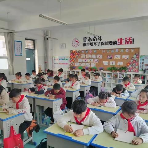 陕州区召公小学特色课程第7期“小老师周末课堂”——书法课堂