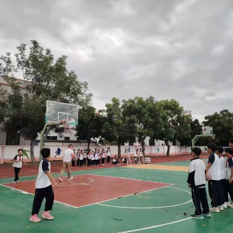 缤纷社团添活力，幸福童年绽光彩---板桥中心学校社团活动。