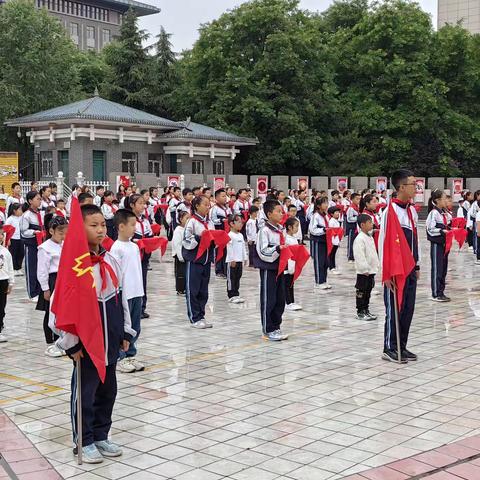 加入少先队  争做好队员——扶风小学一年级新队员入队仪式