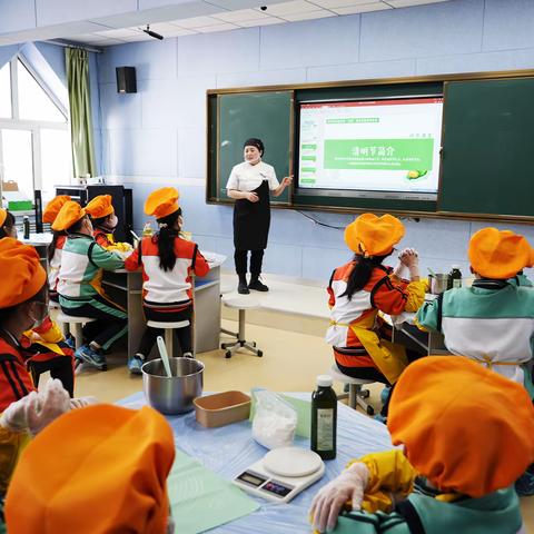 双减专栏|讲传统 体民俗 品春天—— 满洲里市第五小学开展清明节传统美食“青团”DIY研学活动