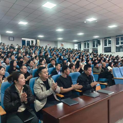 【践行两貌三新四要，打造教育体育名城】家校同心共育 携手护航成长——沾化区第二实验小学二级部家校共育大讲堂圆满举办