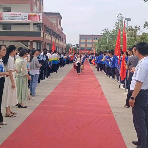 励志壮行，旗开得胜——城南中学隆重举行2025届九年级中考壮行仪式