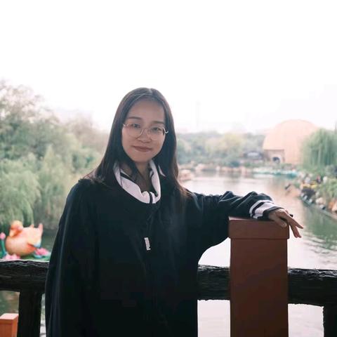 默默耕耘，静待花开：鲁庄镇初级中学九年级郑苗苗老师的育人之路