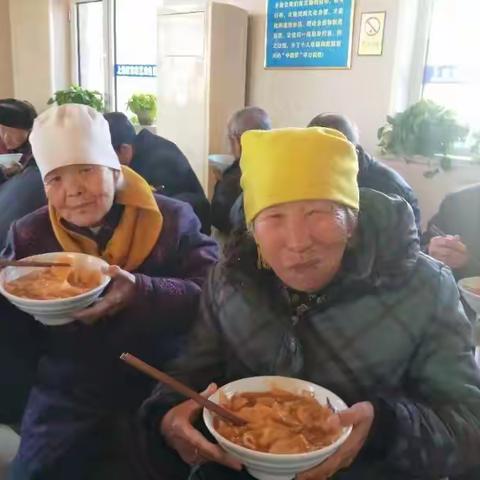 💖𵠠"用爱心填饱十万个胃，温暖从这里开始！" 🍲󬠊  在[一家亲]公益餐厅，你可以享受到免费的 10 万份美味餐食。让我们一起传递爱与温暖，为这个世界带来更多的美好！💕𵐊  #