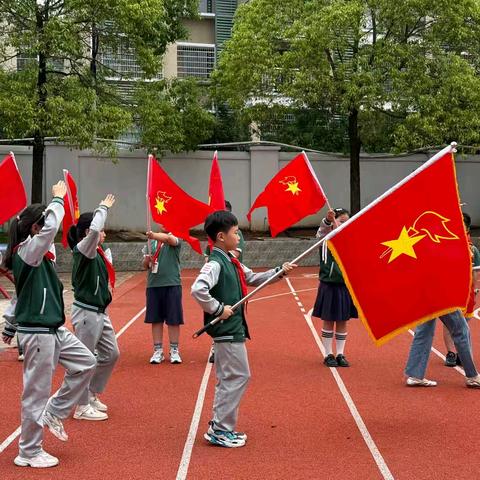 牢记党的教育 争做强国少年 ——实验小学一年级入队仪式