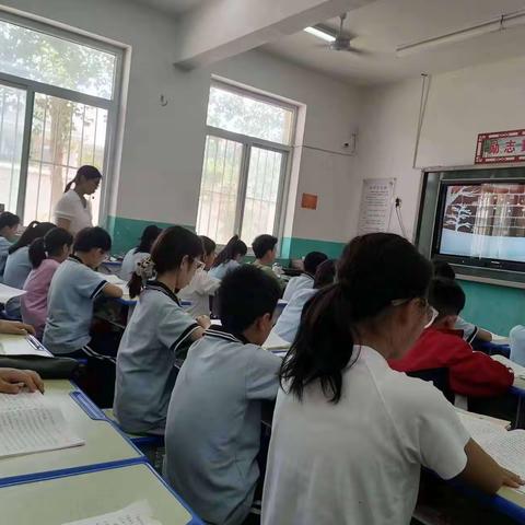 【肥乡镇中心校赵寨小学】读童话故事 品人生道理——肥乡镇赵寨小学组织开展校内公开课活动