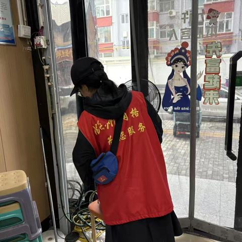 筑牢社区安全防线：九小门店定期排查