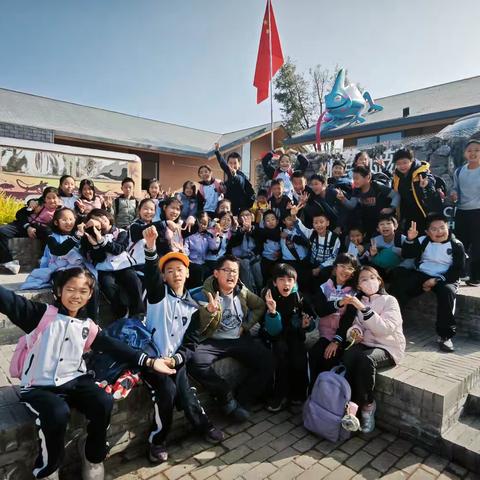 五年级“惊蛰时刻”自然实践：以观察为笔，探索生命密码