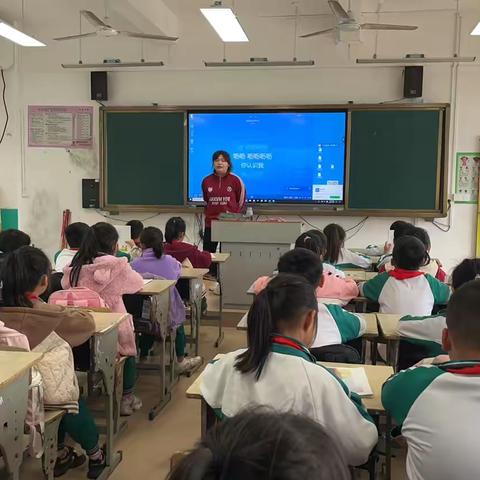 奏响教研乐章，提升音乐课堂——定安县龙州中心小学综合组即音乐教研活动纪实