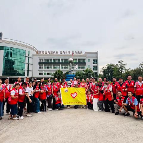 💪新的力量，💖爱在延续！  2025年9月19日第3周放学~感谢718班家长义工和义工骨干，为孩子们保驾护航🌷🌷🌷