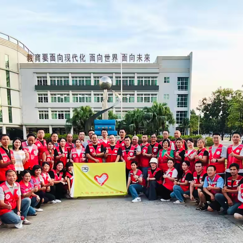 爱心接力，温暖续航！2025年9月26日第4周放学~感谢717班家长志愿者以及志愿者骨干们，为孩子们保驾护航🌷🌷🌷