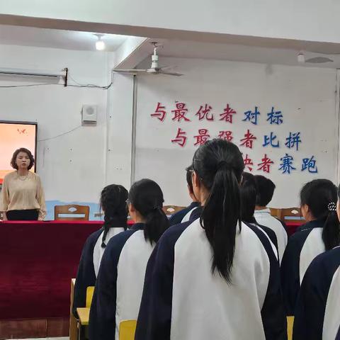 青春与信仰同行，使命共时代相融——芦林街道学校举行“2025年新团员入团仪式”