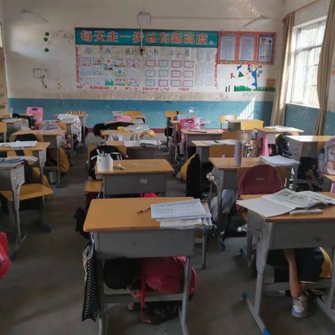 防火防震演练，安全“童”行                                            ——寨圩镇乌石小学