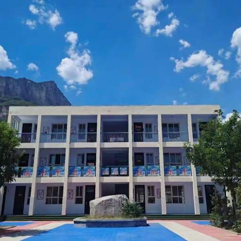 相遇美好，展望未来——我们欢迎你                    鸭口小学一年级招生开始啦！