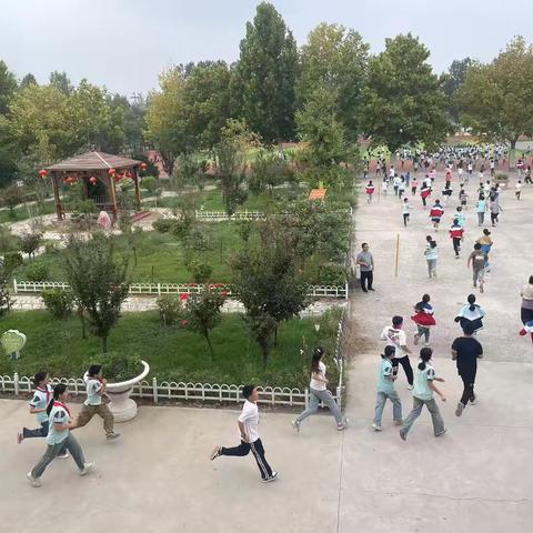 【平安校园】消防记于心  演练践于行——新乡市牧野区曲韩社区小学顺利开展消防应急疏散演练活动