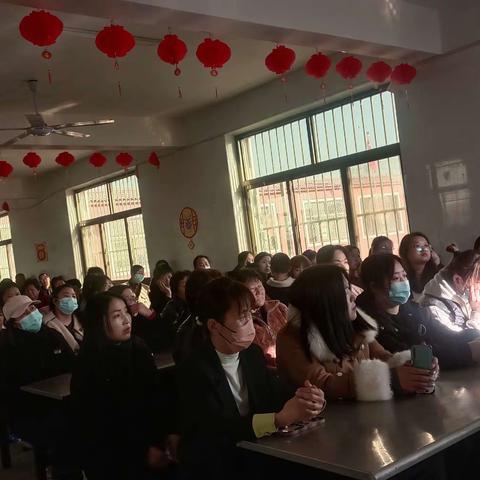 童之梦小学召开《防欺凌》《防溺水》《交通安全》《食品安全》《消防安全》家长会