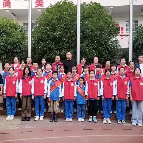 秋日护学岗，温暖上学路——点赞城南小学46班护学岗志愿者